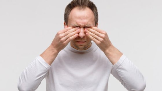 dry-eye-syndrome-watery-itching_165285-433